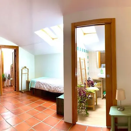 Casa Raiz Guest House&retiro Couette-café *