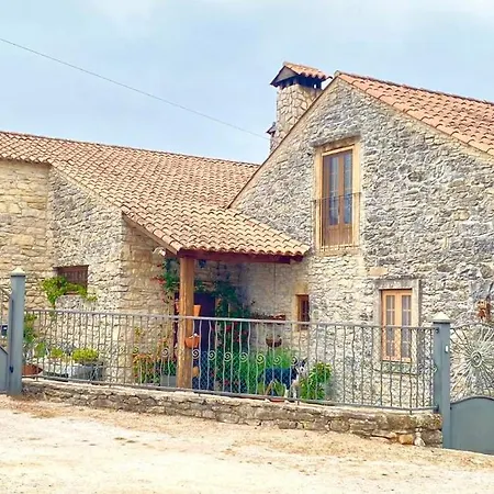 Casa Raiz & Retiro Bed & Breakfast Ferreira do Zezere