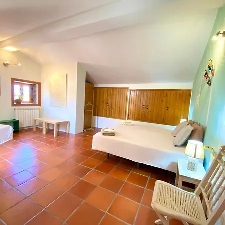 Casa Raiz & Retiro Bed & Breakfast