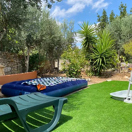 Casa Raiz & Retiro Bed & Breakfast