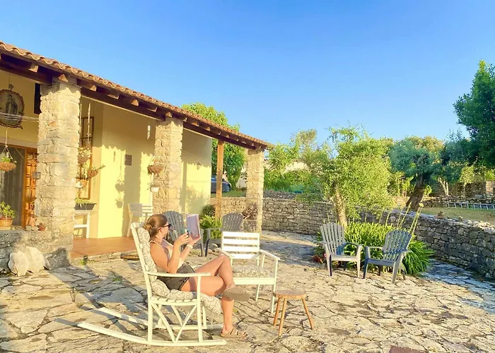 Casa Raiz & Retiro Bed & Breakfast Ferreira do Zêzere