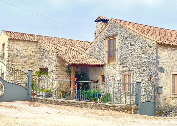 Casa Raiz & Retiro Bed & Breakfast Ferreira do Zêzere